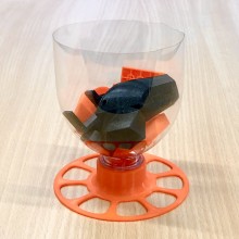 Le bouchon pied de bouteille : revalorisation d'une bouteille de PET en porte-bidule à l'aide d'un truc imprimé en 3D